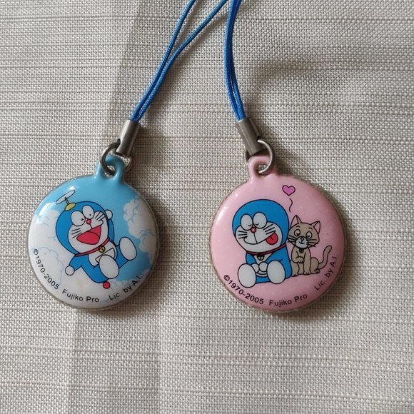 Doraemon Screen Cleaner Dust Removal Wipe Keychain | Set of 2 - Picture 1 of 3